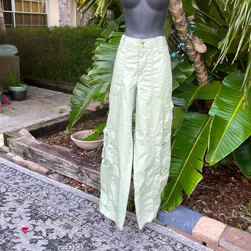 urban outfitters cargo or parachute pants